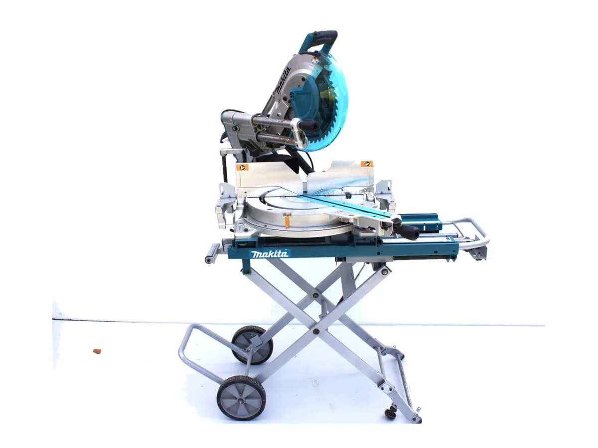 Kappsäge Makita (bis 12 × 24 cm)